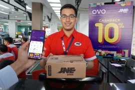OVO mudahkan pelanggan JNE lakukan transaksi