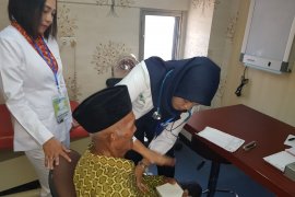 KAI Daop Madiun beri pengobatan gratis dengan "Rail Clinic"