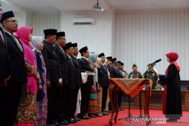 Gubernur tegur Pemkab-DPRD Situbondo soal keterlambatan Raperda APBD 2021