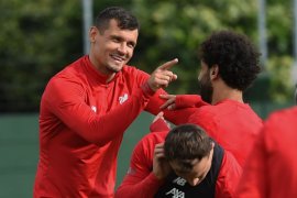 Leverkusen berminat pinjam bek Liverpool Lovren