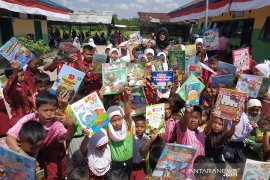 Tim trail Perpustakaan Daerah  datangi sekolah terpencil