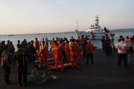 Gubernur Khofifah sampaikan bela sungkawa kepada korban kapal terbakar