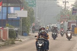 Jarak pandang Pekanbaru 1,5 Kilometer akibat asap Karhutla