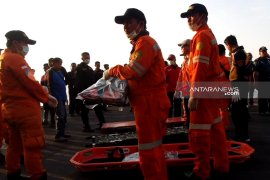 Nelayan Lamongan selamatkan dua penumpang KM Santika Nusantara