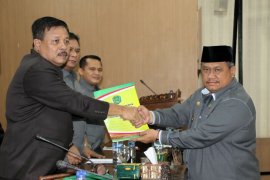 Bupati sampaikan R-APBD Labura TA 2020