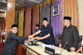Sidang Paripurna DPRD Bengkalis sahkan APBD-P  Rp4,04 triliun