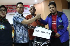 Edi Rusdi Kamtono berharap Kalbar cetak grand master internasional