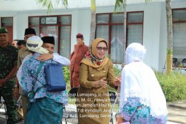 Bupati-Wabup Lumajang sambut kedatangan jemaah haji