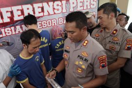 Polisi gelar prarekontruksi kasus pembunuhan yang dilakukan satu keluarga terhadap empat saudaranya