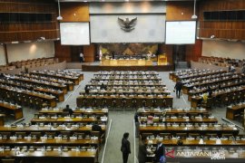 Ketua DPR bacakan surat Presiden soal pemindahan ibu kota