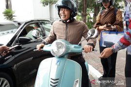 Irjen Pol Antam Novambar mengaku tetap ingin naik vespa bila terpilih jadi pimpinan KPK