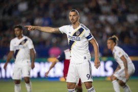 Ibrahimovic sebut ia bersedia kembali bila MU butuh bantuan dirinya