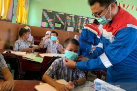 Pertamina Dumai Salurkan Lagi 200 Paket Beras Peduli COVID-19