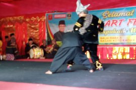 Belasan kesenian tradisional Minang ditampilkan saat pembukaan SAF 2019