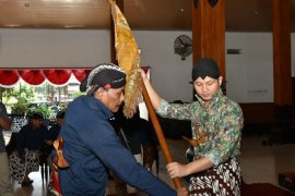 Pemkab Trenggalek gelar ritual jamasan tiga pusaka daerah