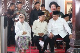 Wapres Jusuf Kalla melayat ibunda SBY di Puri Cikeas