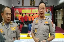 Tewasnya pendemo di Deiyai diduga terjadi setelah senpi TNI  dirampas