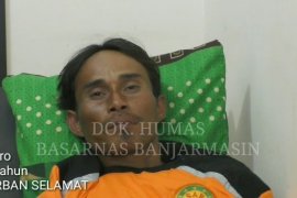 Minum air kencing sendiri untuk bertahan hidup