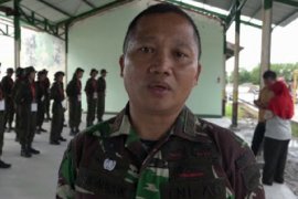 Peserta SMN 2019 asal Sulteng belajar senjata api dan baris-berbaris