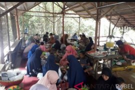 Antara TV - SMN Sulawesi Tenggara Makan Nasi Bedulang Khas Belitung Timur