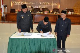 Tujuh ranperda inisiatif DPRD Langkat disahkan