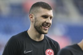 AC Milan dan Frankfurt barter Silva dengan Rebic