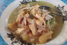 Menikmati gurihnya Soto Lapindo
