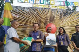Juara Kampung Terang Berbinar diraih RW 04 Kelurahan Sudimara Timur