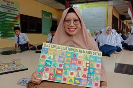 Kreatif, Guru di Deliserdang terapkan matematika dengan permainan Ular Tangga