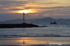 Panorama Sunset Pantai Kampung Jawa