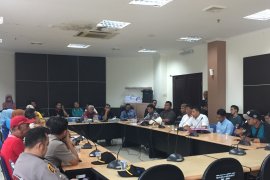 Massa FPMPI datangi DPRD Inhil tuntut solusi pasca-penutupan Gelper