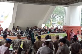 Pengusaha Gelper tuntut legislator perjuangkan kesejahteraan masyarakat