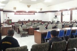 Minus Golkar, pimpinan definitif DPRD Pasaman terbentuk