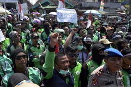 Maxim dihimbau segera melakukan penyesuaian tarif