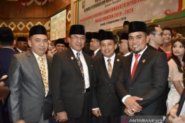 Bupati Inhil hadiri pelantikan dan pengambilan sumpah anggota DPRD Riau Periode 2019-2024
