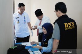 Empat anggota DPRD mangkir jalani tes narkoba