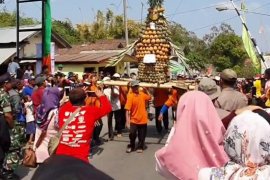 Festival Nanas di area wisata Gunung Kelud berlangsung meriah