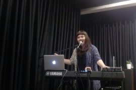 Riani Sovana luncurkan video musik "Aku Tak Setia"