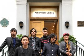 D'Masiv rekam 20 lagunya di studio musik tempat The Beatles