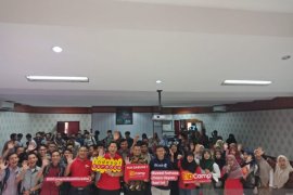 Indosat Ooredoo Ajak Millenial Sumbar Ikuti Program Beasiswa IDCamp