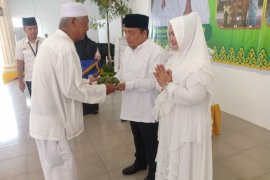 Bupati tepung tawari ratusan jamaah haji Langkat