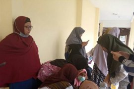 Karhutla Riau - Empat mahasiswa UNRI dirawat ke RS karena asap