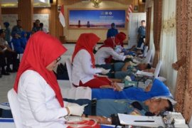 Pangkalan TNI AL  Palembang bantu penuhi stok darah PMI