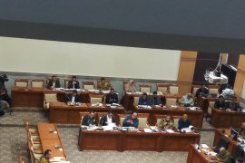 Komisi III DPR memilih lima capim KPK lewat voting