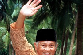 Dibalik kelahiran Telkomsel, ini prestasi BJ Habibie