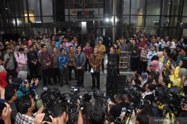 Saut Situmorang mundur sebagai pimpinan KPK