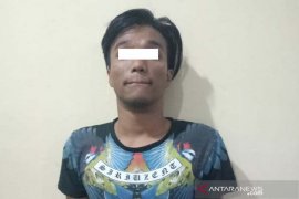 Berawal kenalan di Facebook, seorang pria dihantam martil
