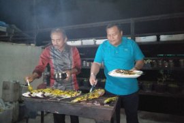 Jalin keakraban dengan Pemkab Tobasa, wali kota promosi kuliner khas Sibolga