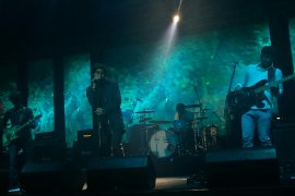 Nostalgia bersama Sheila On 7 di konser "Harmonia: Classic Story"