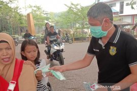 BNDHSS kerja sama PT SAM dan donatur lainnya bagikan ribuan masker gratis